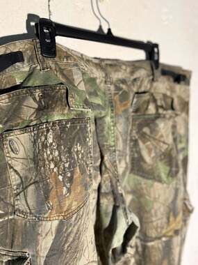 Vintage RedHead Realtree Hardwoods Camo Cargo Hunting Pants Size 2XL